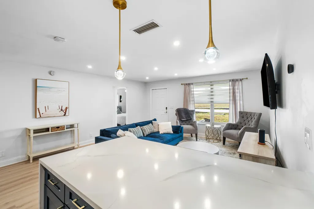 411 SW 1st Avenue Boynton Beach FL 33435