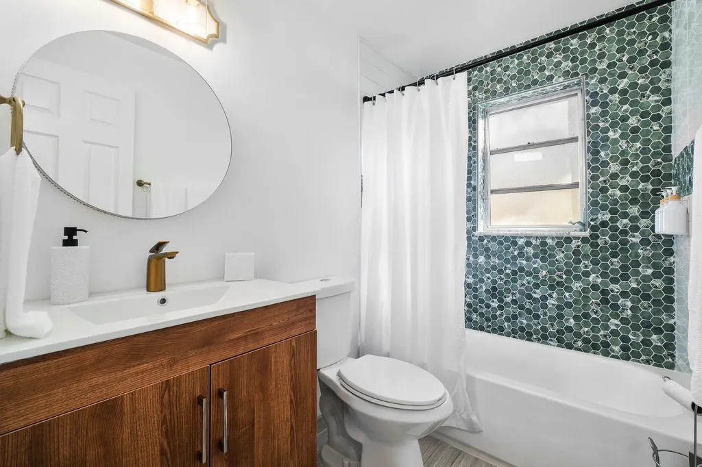 411 SW 1st Avenue Boynton Beach FL 33435