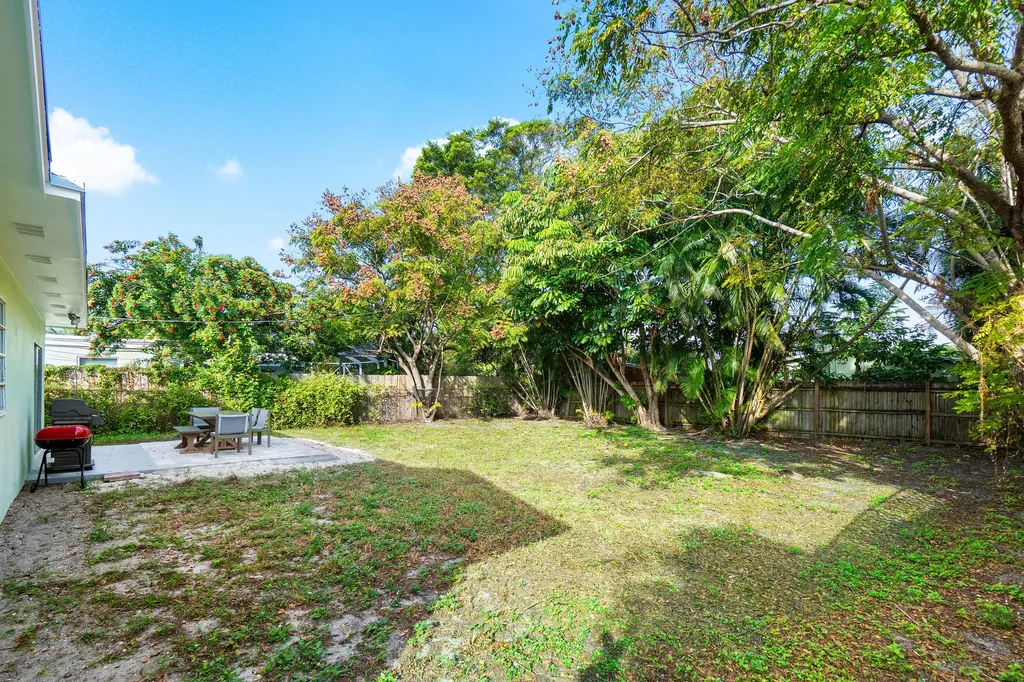 411 SW 1st Avenue Boynton Beach FL 33435
