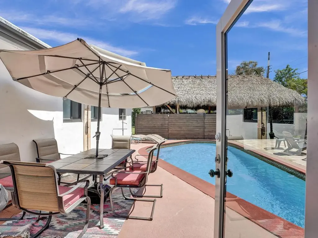 2099 NE 4th Court Boca Raton FL 33431