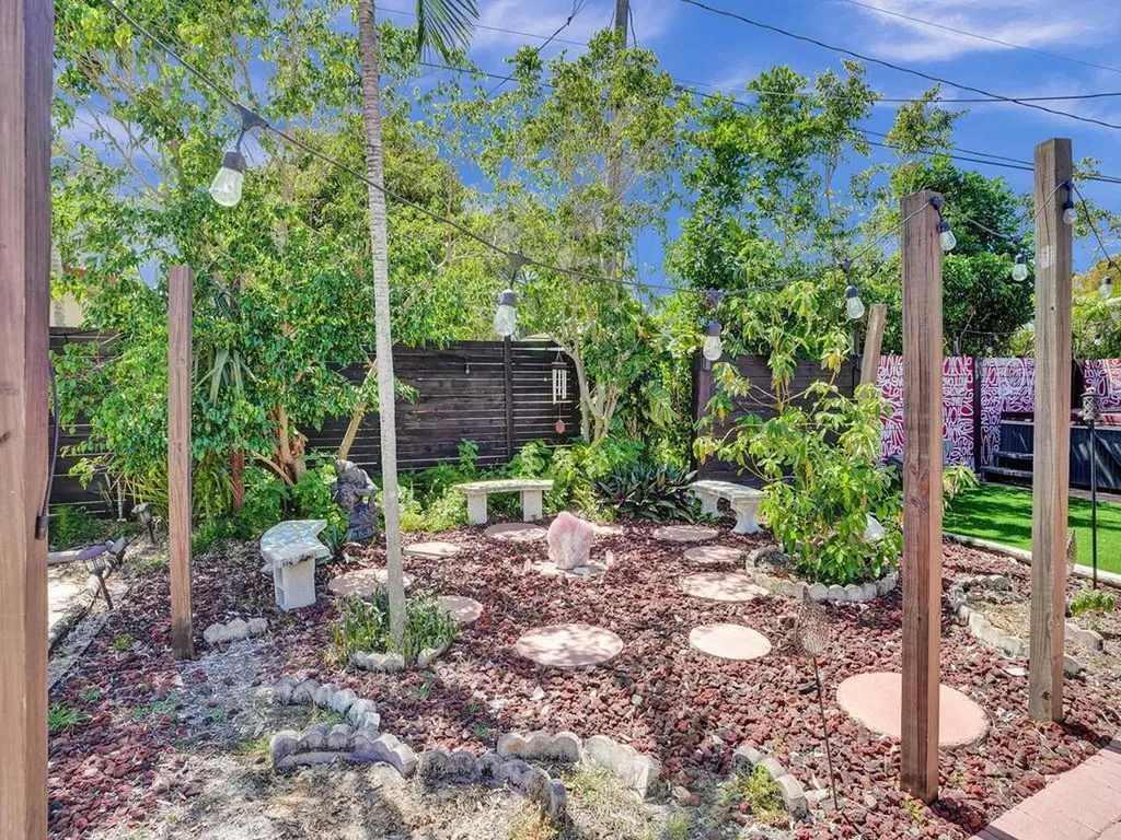 2099 NE 4th Court Boca Raton FL 33431