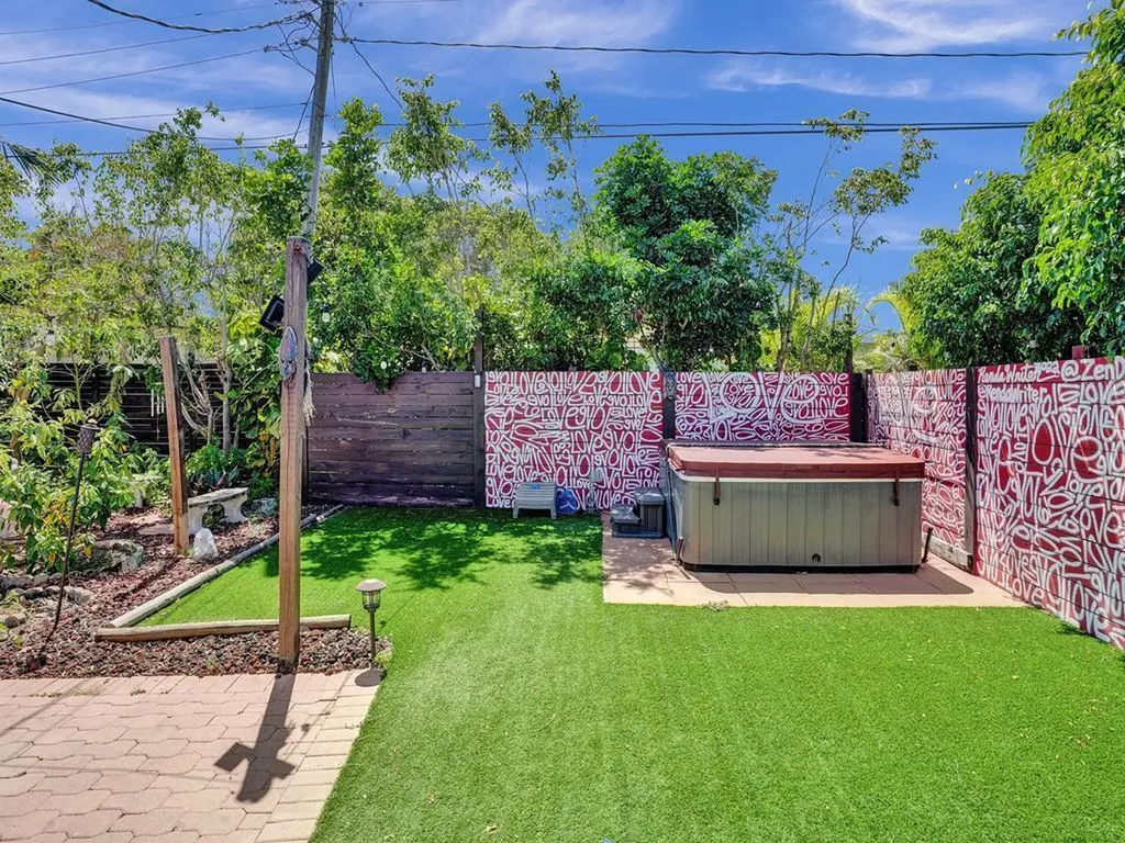 2099 NE 4th Court Boca Raton FL 33431