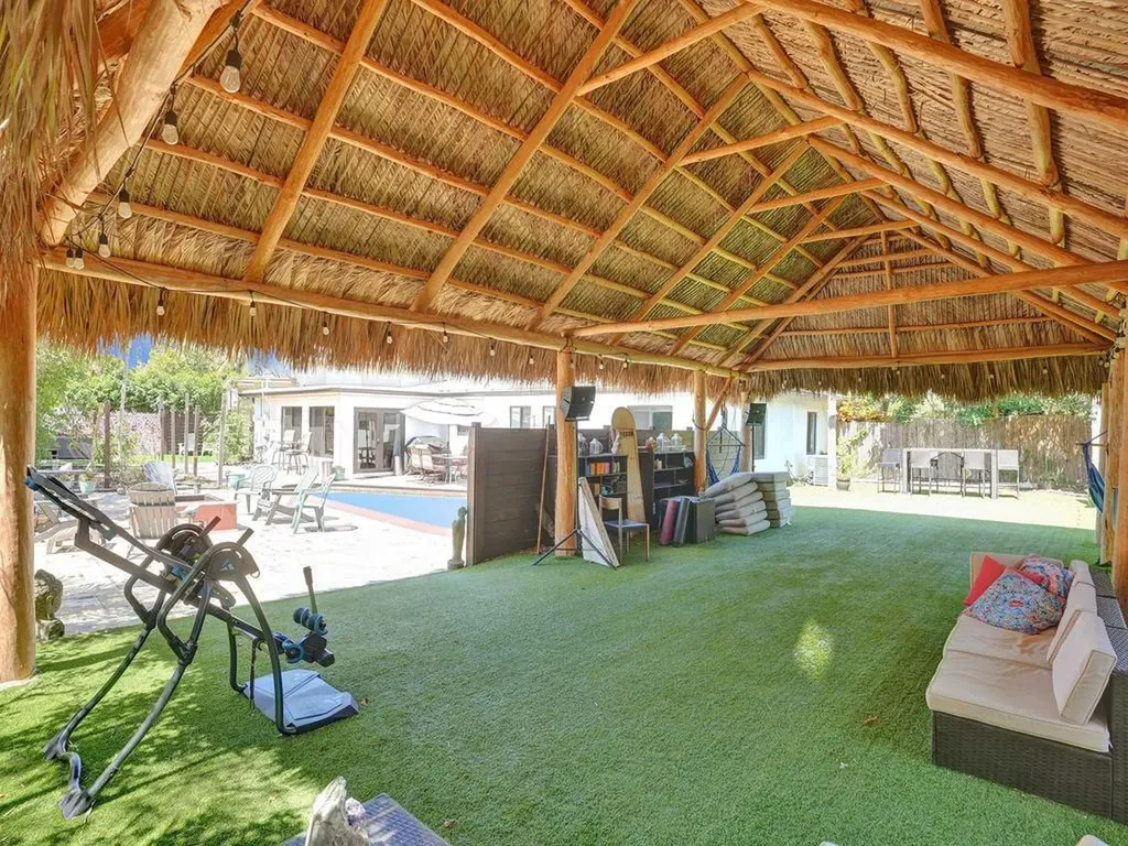 2099 NE 4th Court Boca Raton FL 33431