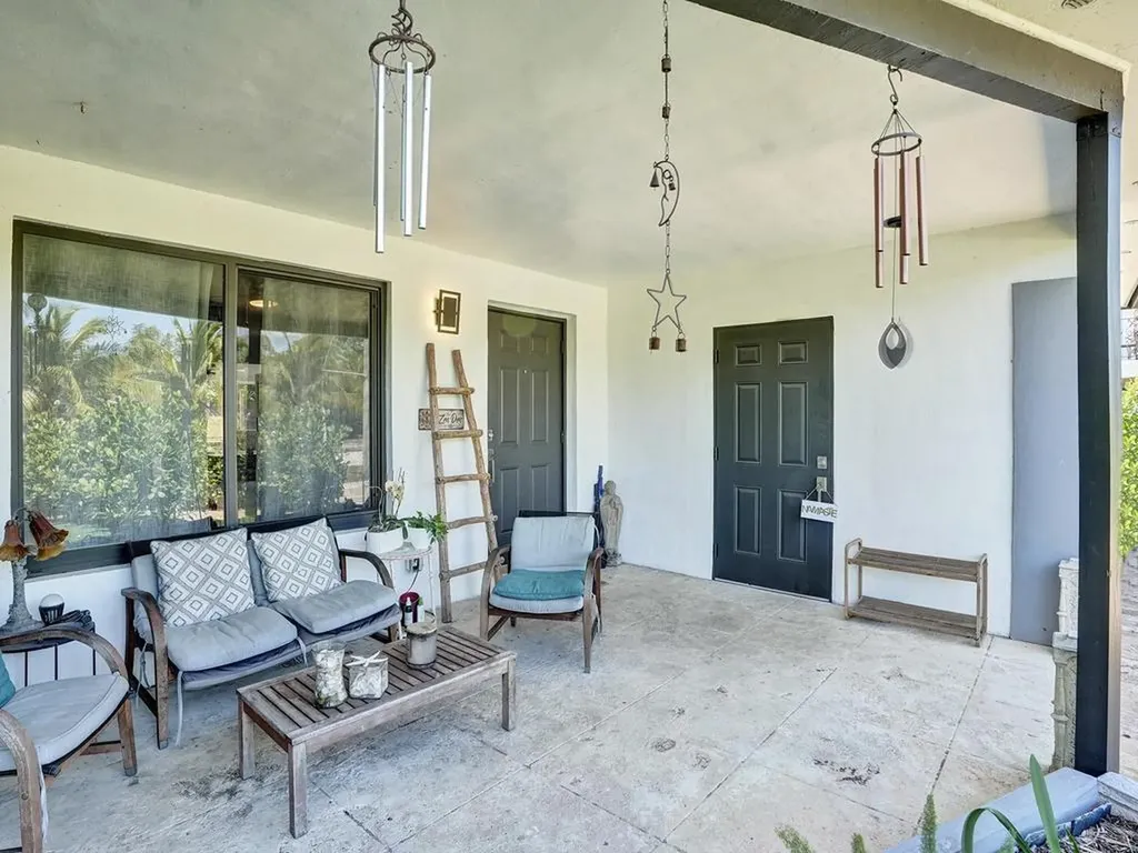 2099 NE 4th Court Boca Raton FL 33431