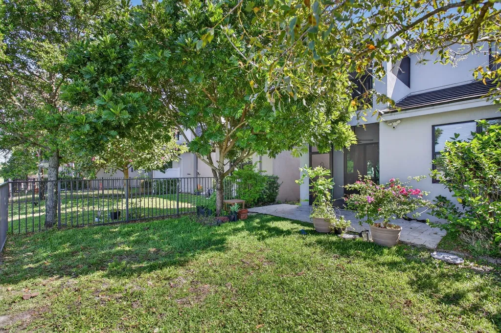 325 NW 33rd Lane Pompano Beach FL 33069