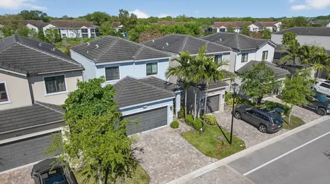 325 NW 33rd Lane Pompano Beach FL 33069