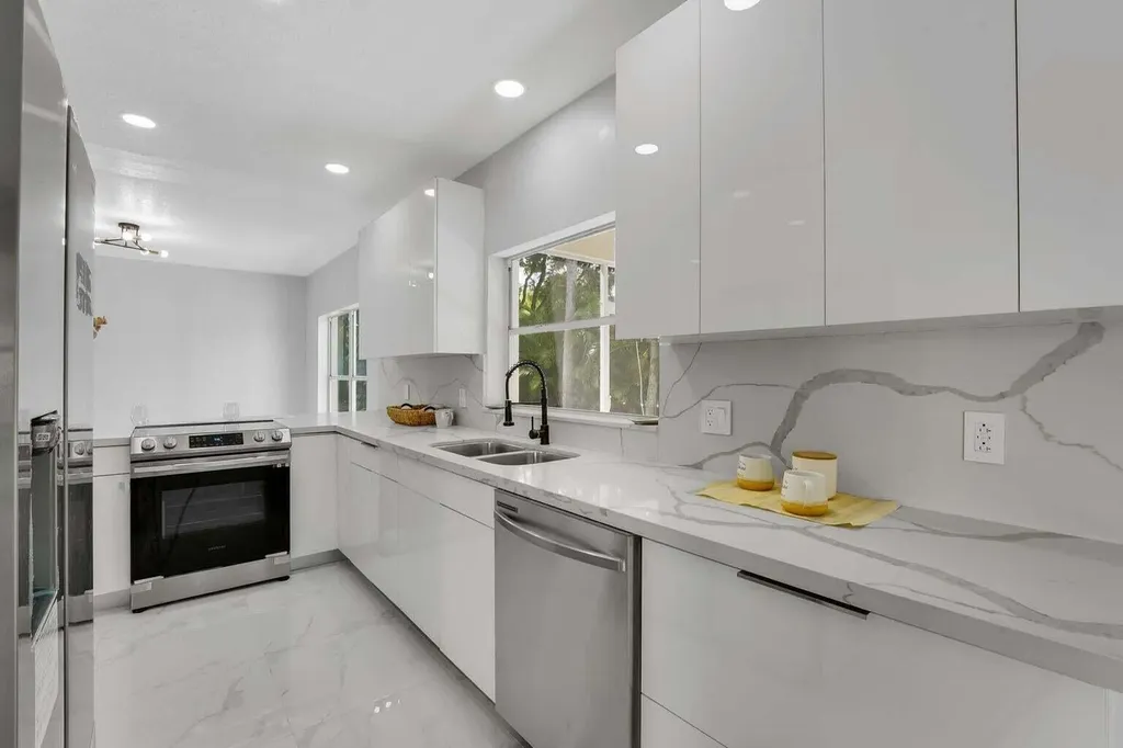 3740 Wilderness Way Coral Springs FL 33065