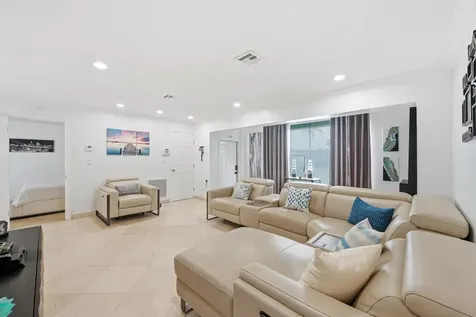 6271 Harding Street Hollywood FL 33024