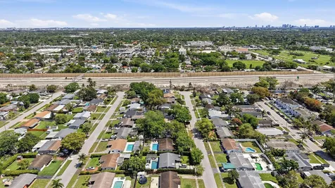 6271 Harding Street Hollywood FL 33024