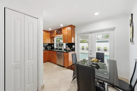 6271 Harding Street Hollywood FL 33024