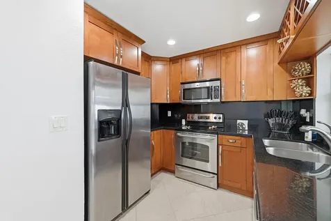 6271 Harding Street Hollywood FL 33024