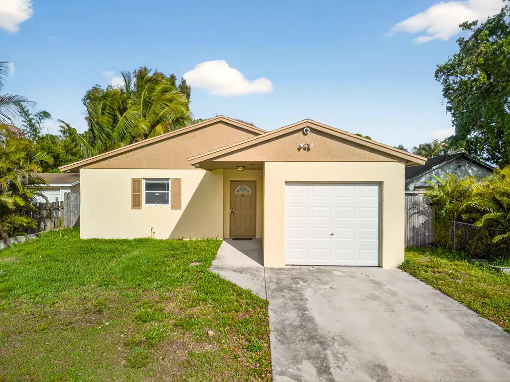 328 Jennings Avenue Greenacres FL 33463