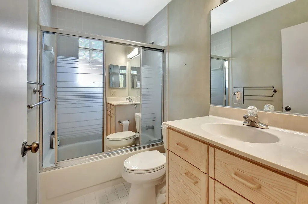 2462 NW 66th Drive Boca Raton FL 33496