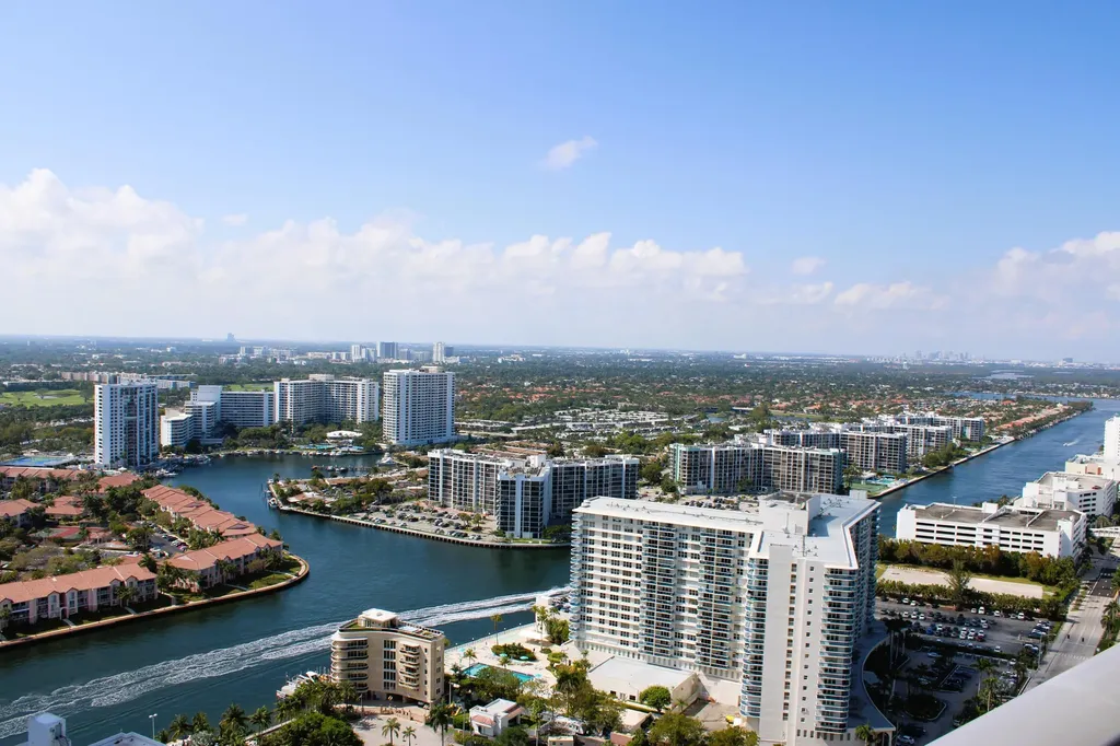 4111 S Ocean Drive Hollywood FL 33019