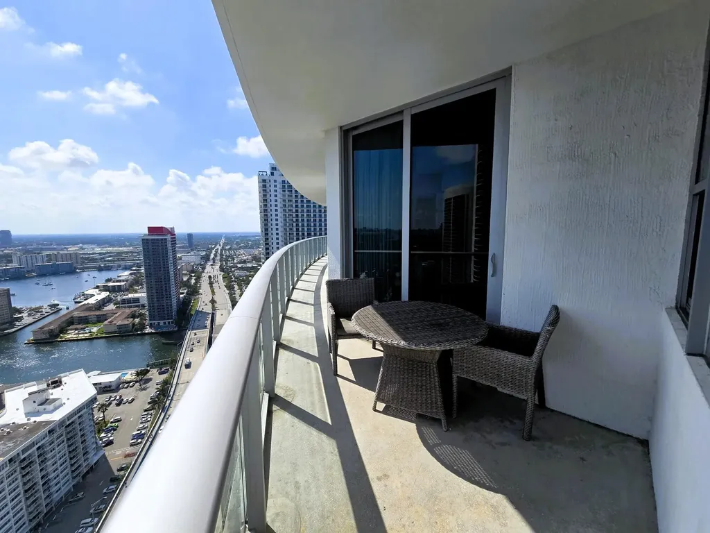 4111 S Ocean Drive Hollywood FL 33019
