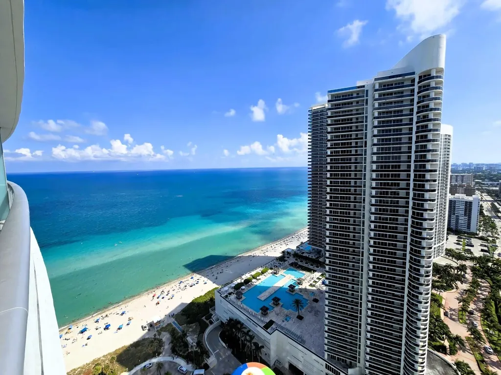 4111 S Ocean Drive Hollywood FL 33019