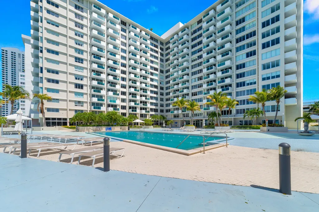 1200 West Avenue Miami Beach FL 33139