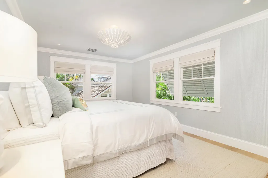 142 Seabreeze Avenue Palm Beach FL 33480