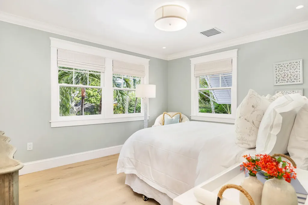 142 Seabreeze Avenue Palm Beach FL 33480