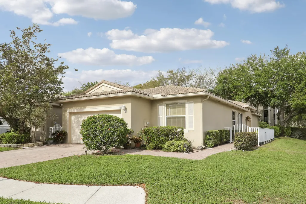 2199 Man Of War West Palm Beach FL 33411