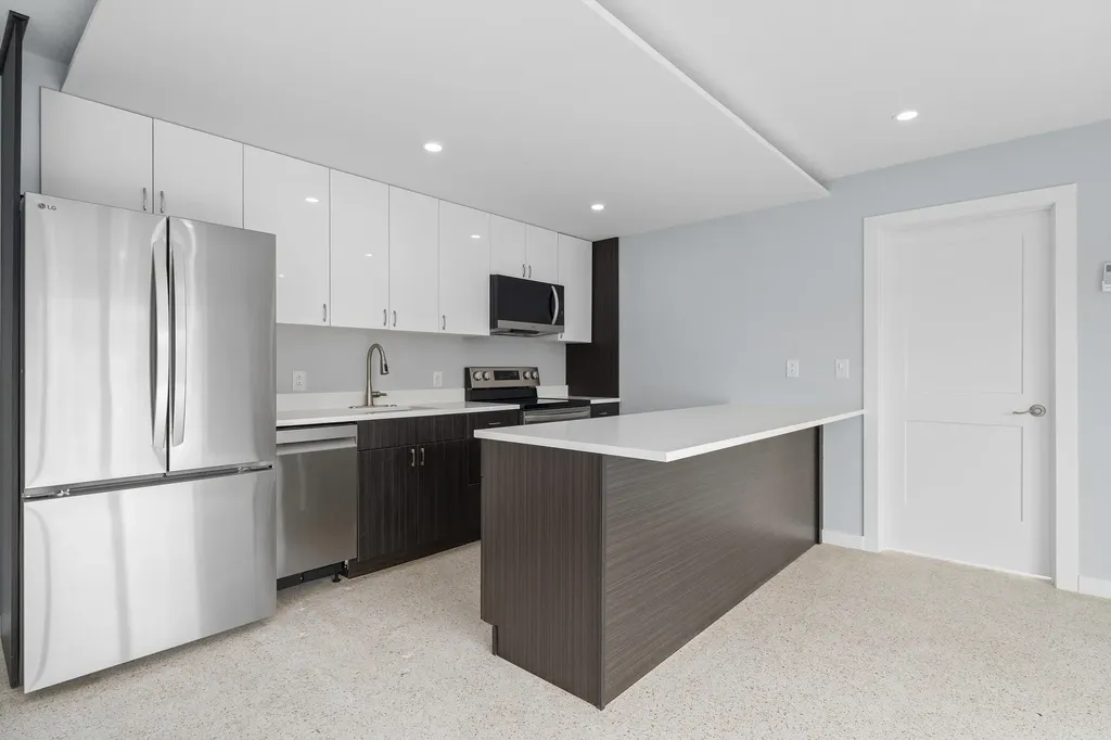 3220 NE 7th Place Pompano Beach FL 33062