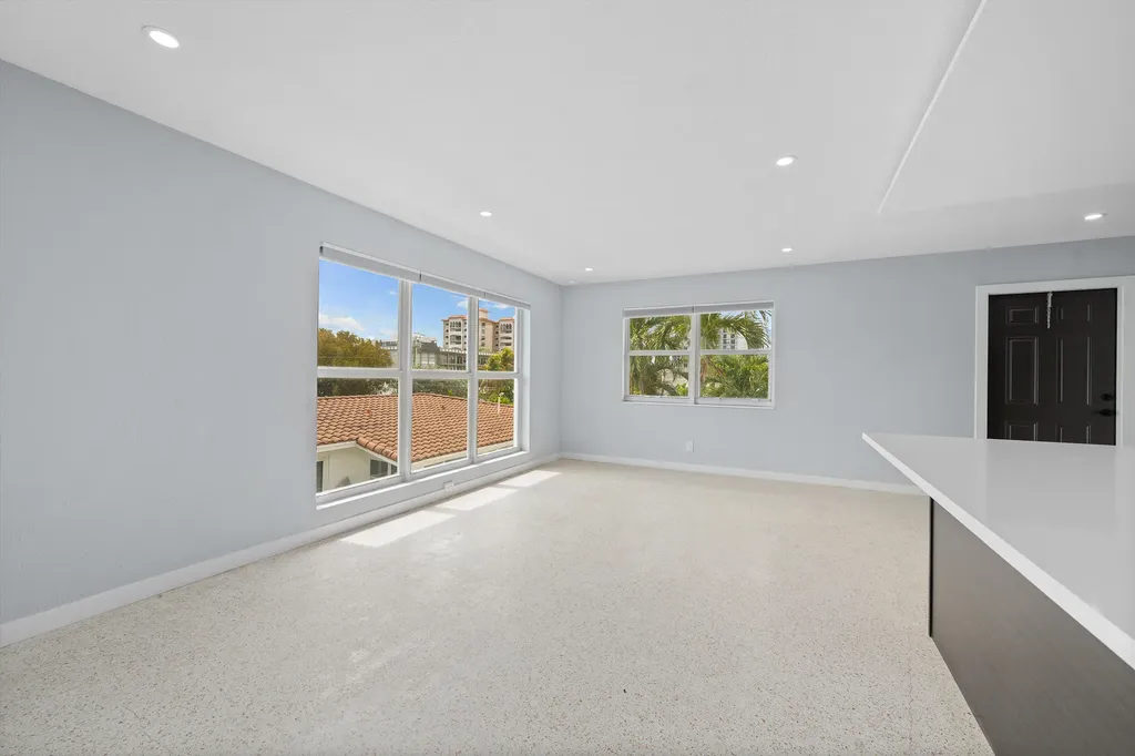 3220 NE 7th Place Pompano Beach FL 33062