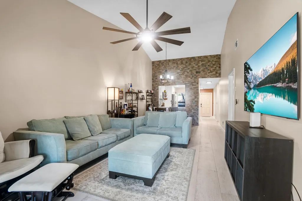 7906 NW 10th Street Plantation FL 33322