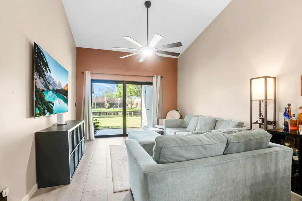 7906 NW 10th Street Plantation FL 33322