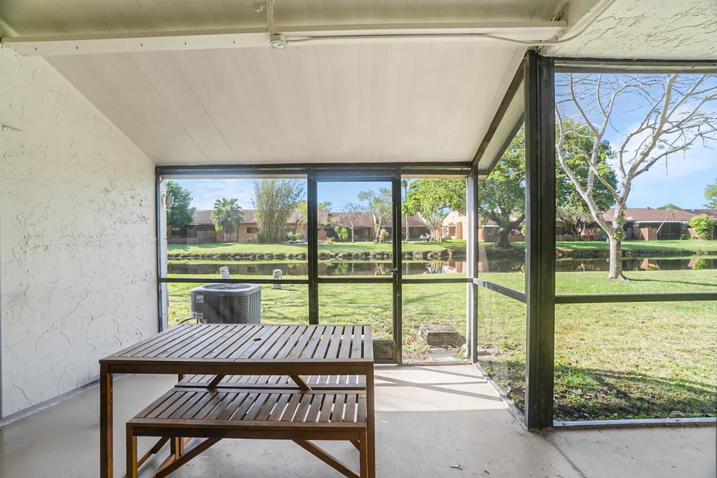 7906 NW 10th Street Plantation FL 33322