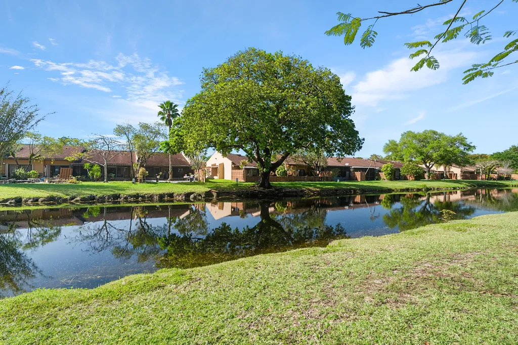 7906 NW 10th Street Plantation FL 33322