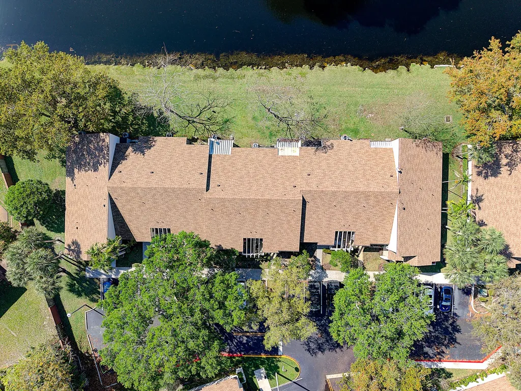 7906 NW 10th Street Plantation FL 33322