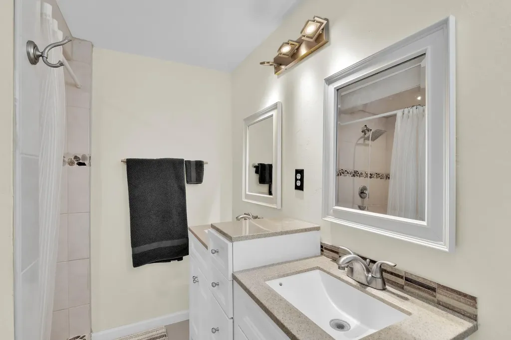 5221 NE 16th Avenue Pompano Beach FL 33064