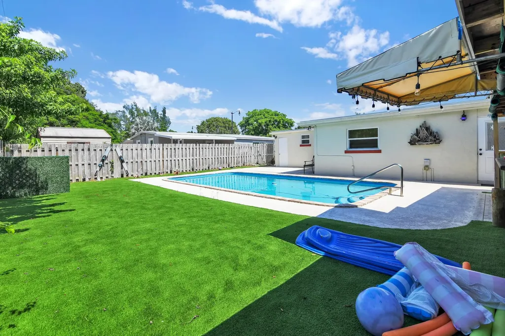5221 NE 16th Avenue Pompano Beach FL 33064