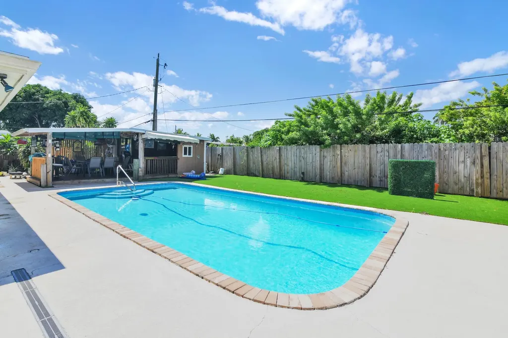 5221 NE 16th Avenue Pompano Beach FL 33064