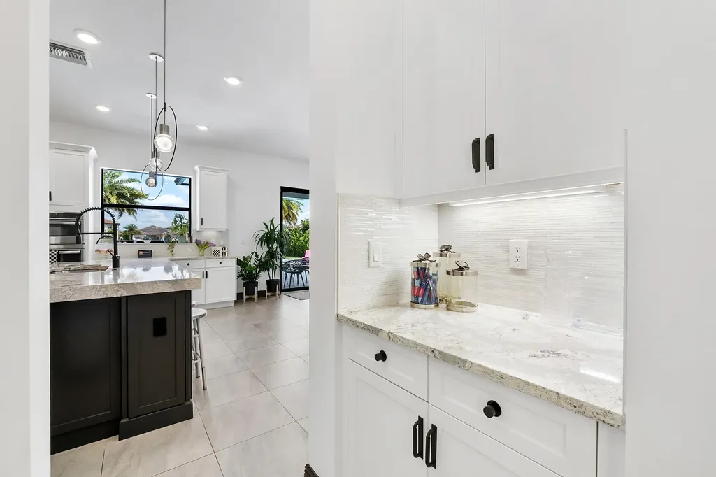 12095 S Baypoint Circle Parkland FL 33076