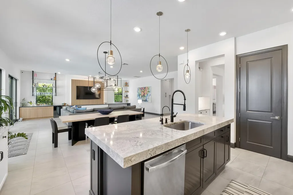 12095 S Baypoint Circle Parkland FL 33076