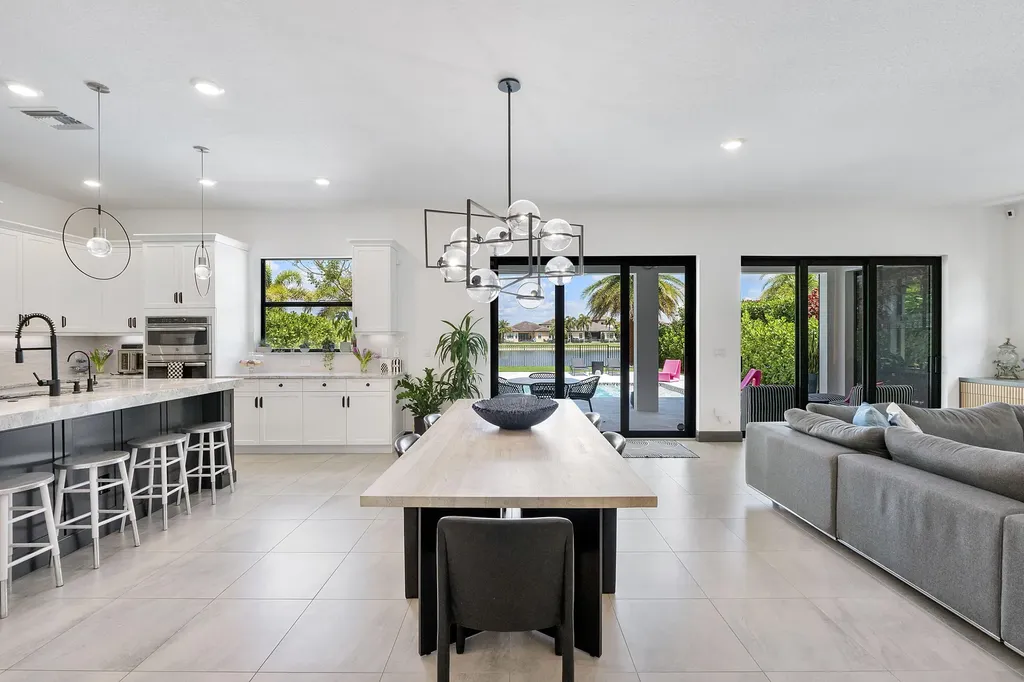 12095 S Baypoint Circle Parkland FL 33076
