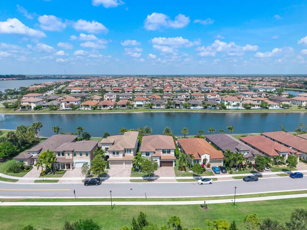 12095 S Baypoint Circle Parkland FL 33076