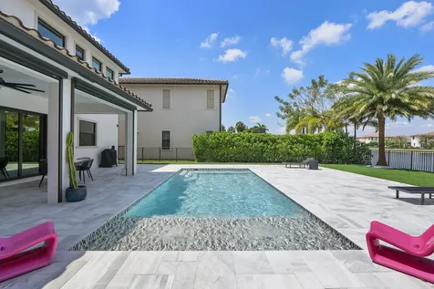 12095 S Baypoint Circle Parkland FL 33076