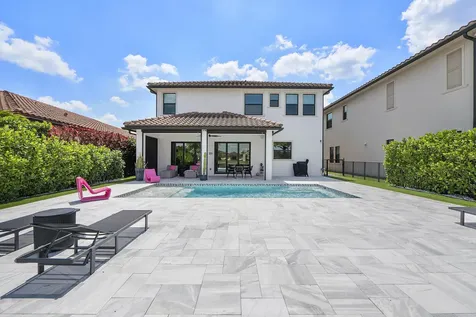12095 S Baypoint Circle Parkland FL 33076