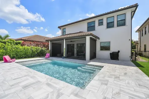 12095 S Baypoint Circle Parkland FL 33076