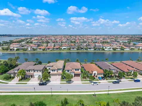 12095 S Baypoint Circle Parkland FL 33076