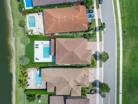 12095 S Baypoint Circle Parkland FL 33076