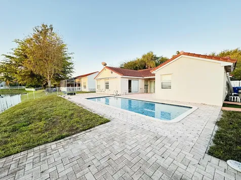 1761 SW 135th Way Miramar FL 33027
