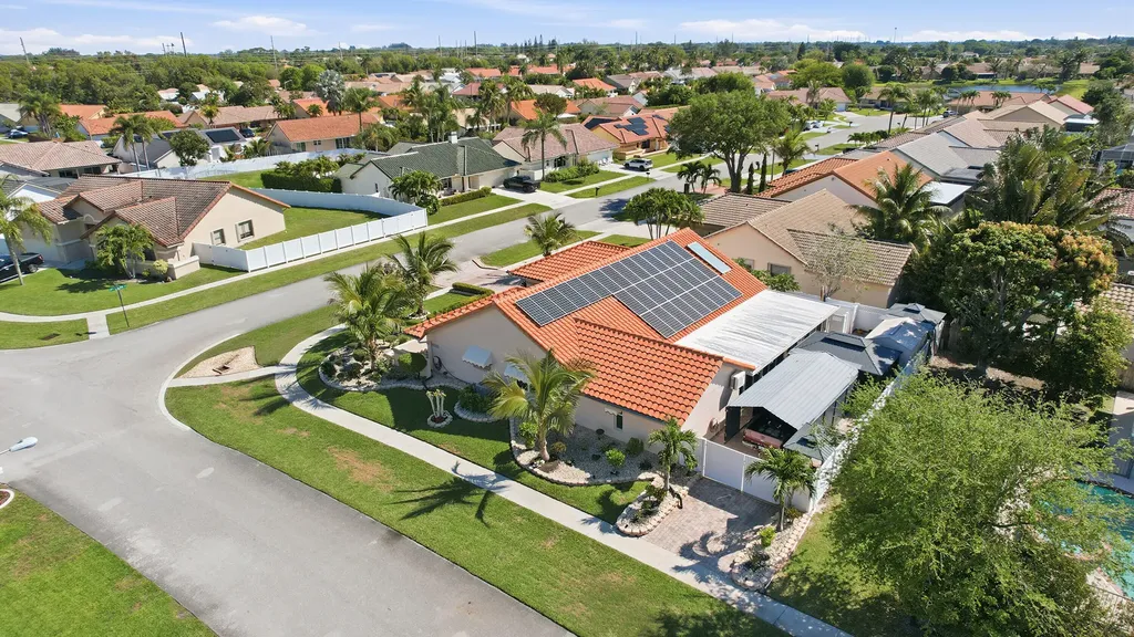 5884 Laurel Green Circle Boynton Beach FL 33437