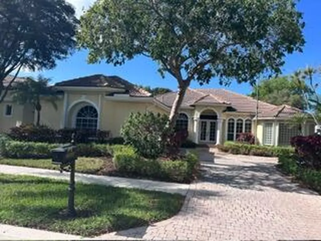 8992 Lakes Boulevard West Palm Beach FL 33412