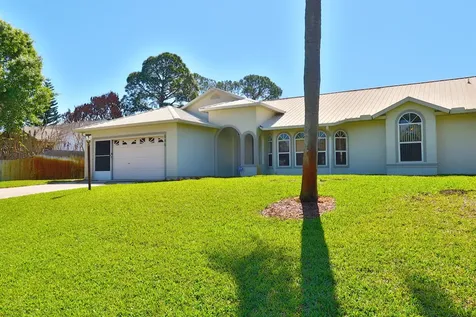 686 Caravan Terrace Sebastian FL 32958