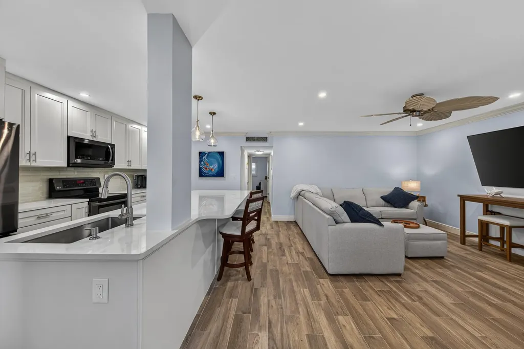 1198 Hillsboro Mile Hillsboro Beach FL 33062