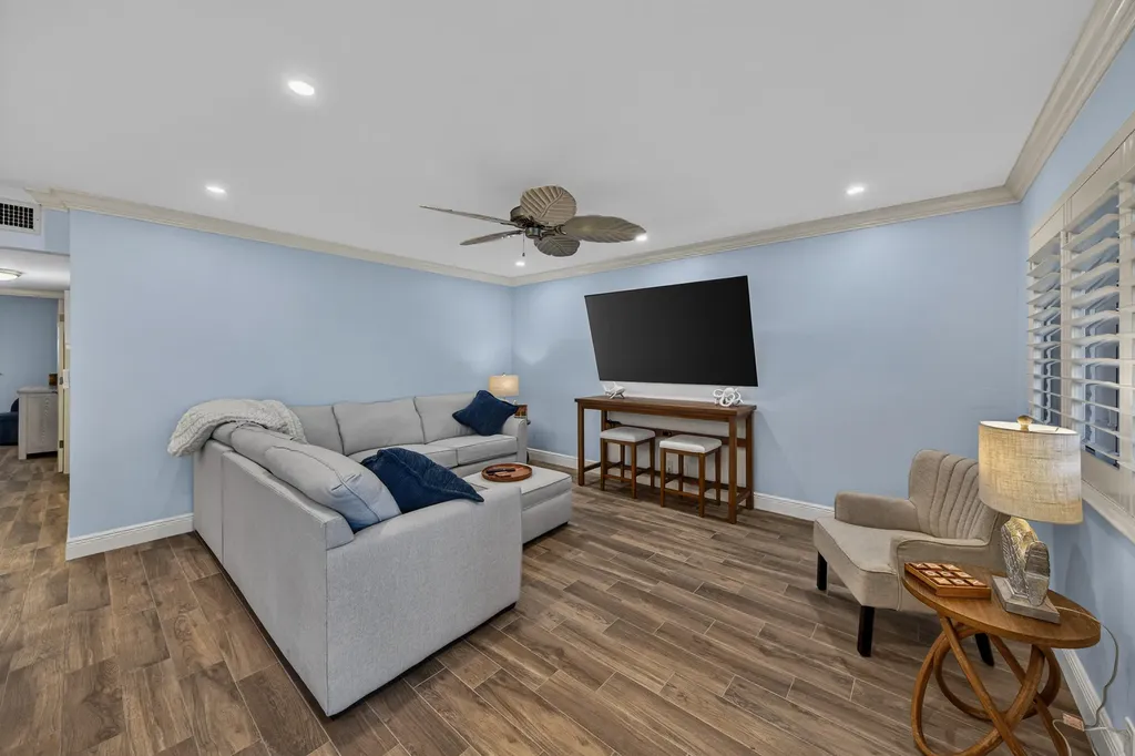 1198 Hillsboro Mile Hillsboro Beach FL 33062