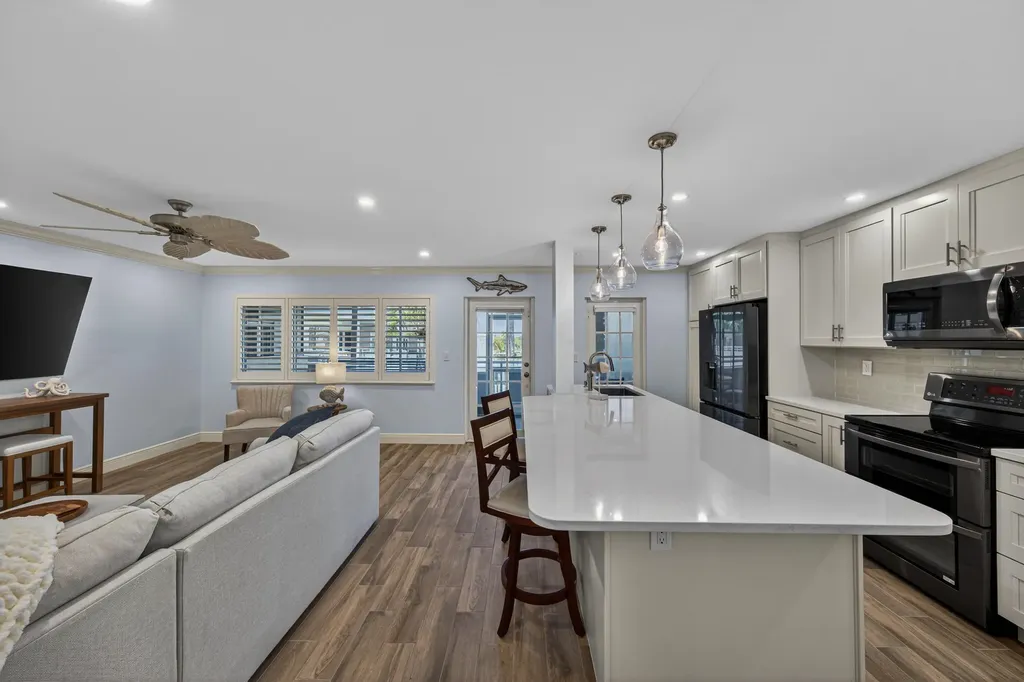1198 Hillsboro Mile Hillsboro Beach FL 33062